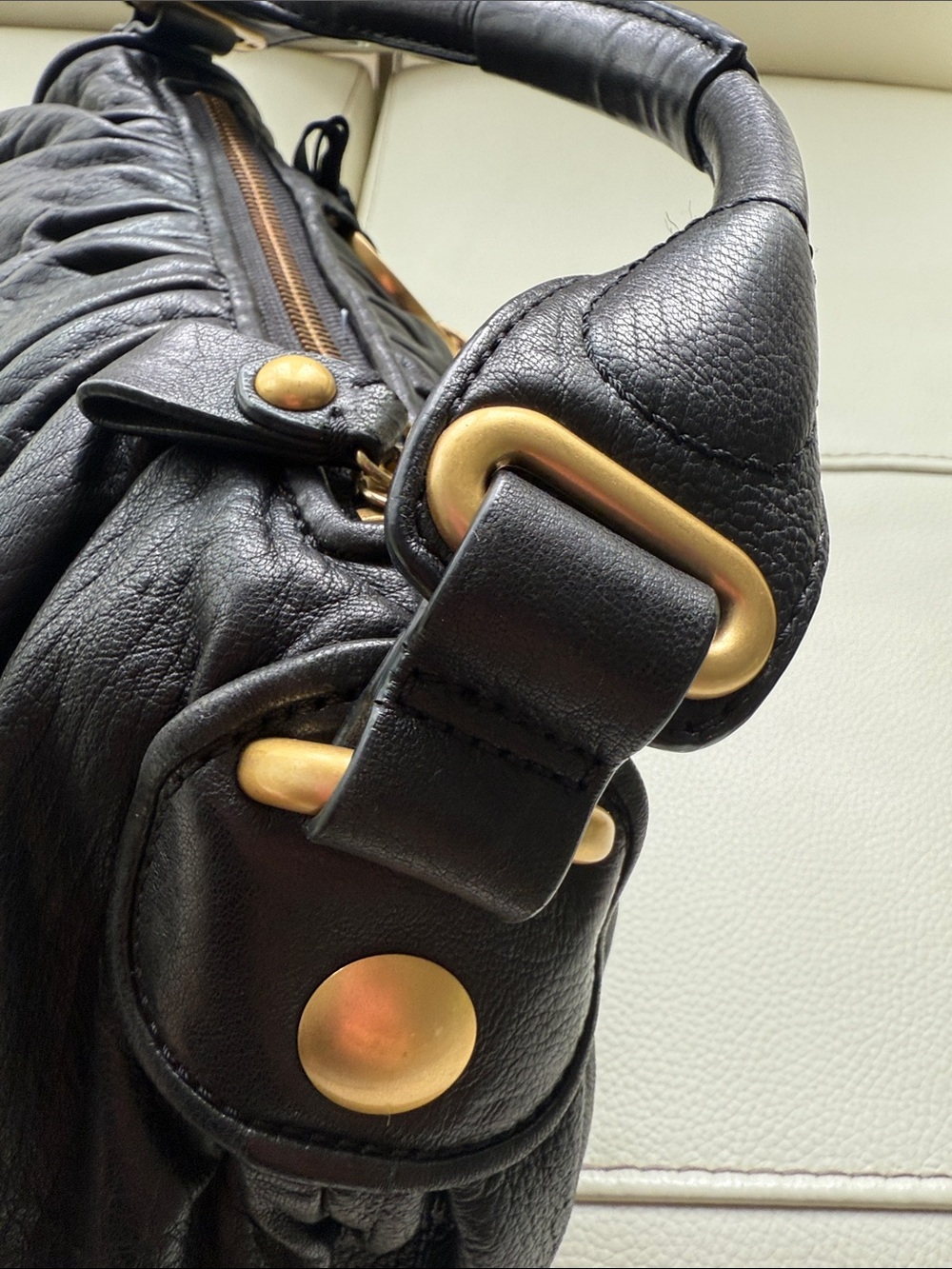 Juicy Couture Black Leather Hobo Bag With A Large Ring Charm And Chain - Picture 9 of 17